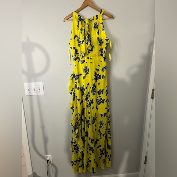 Eliza J Yellow Floral Halter Neck Maxi Dress - Picture 6 of 8